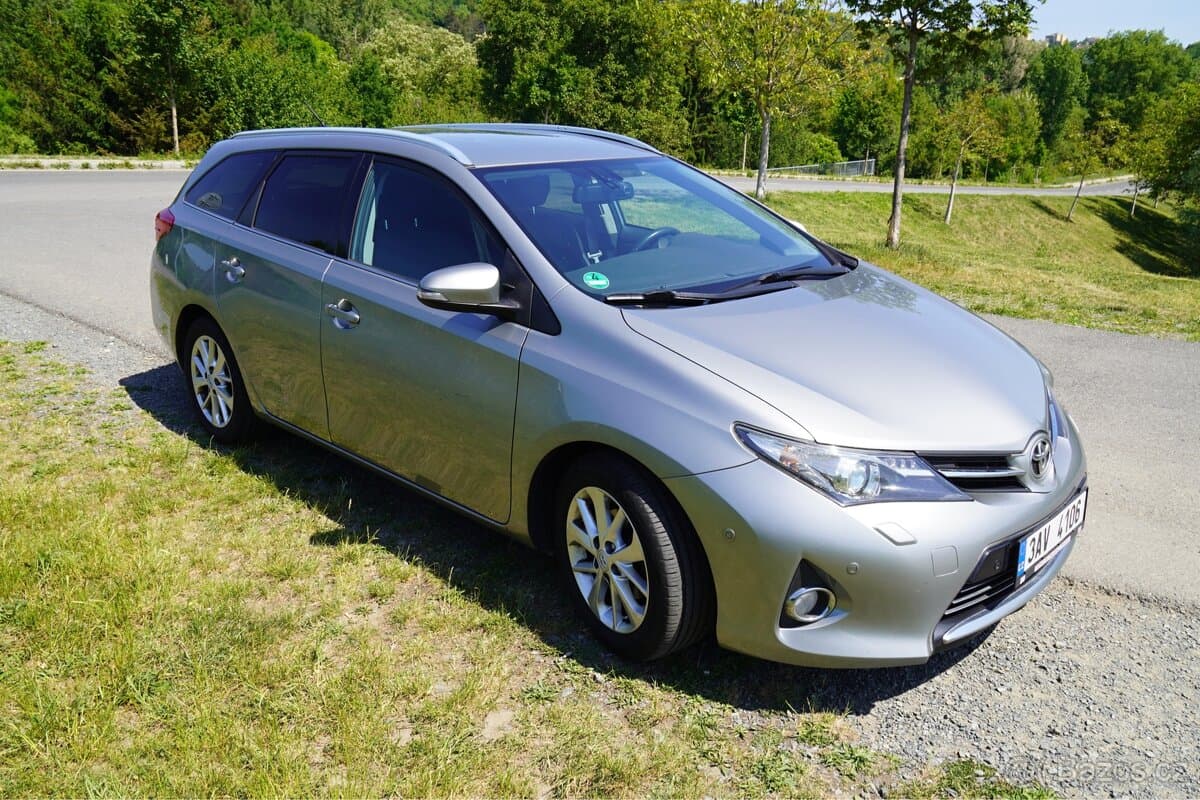 2014 Toyota AURIS - 3