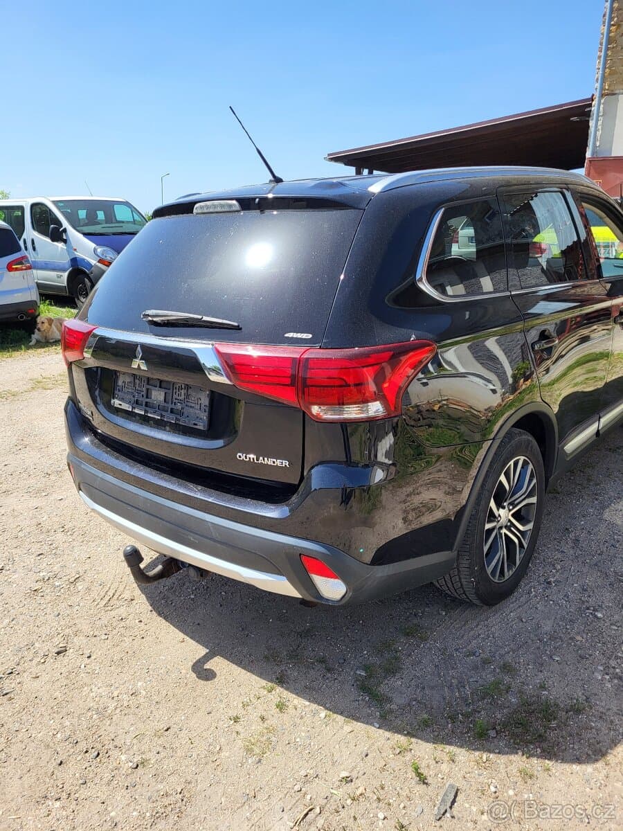 2016 Mitsubishi OUTLANDER - 3