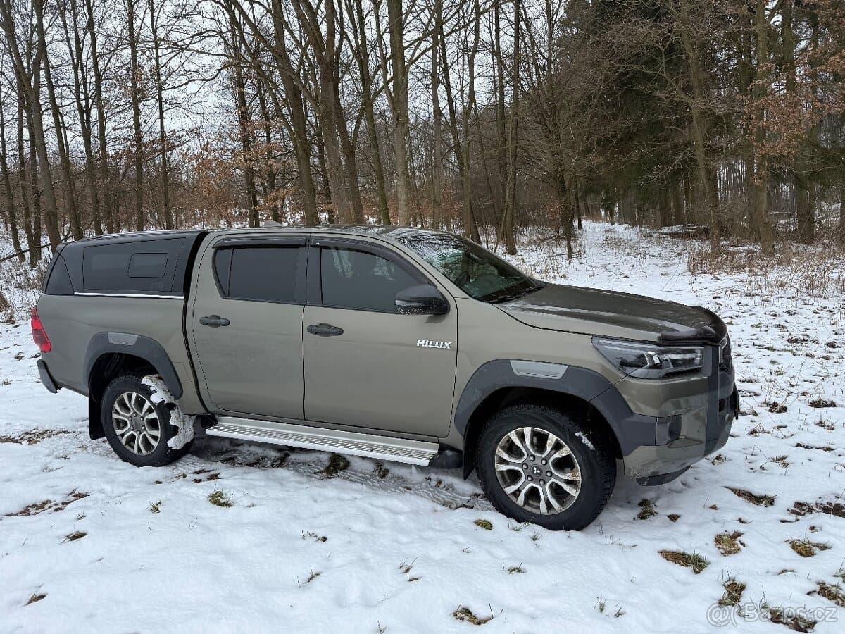 2023 Toyota HILUX - 3