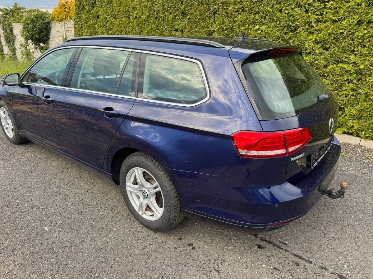 2018 Volkswagen PASSAT - 3