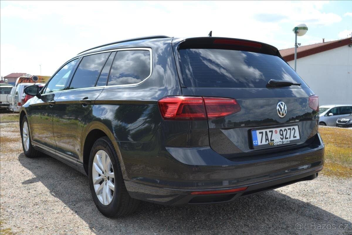 2019 Volkswagen PASSAT - 3