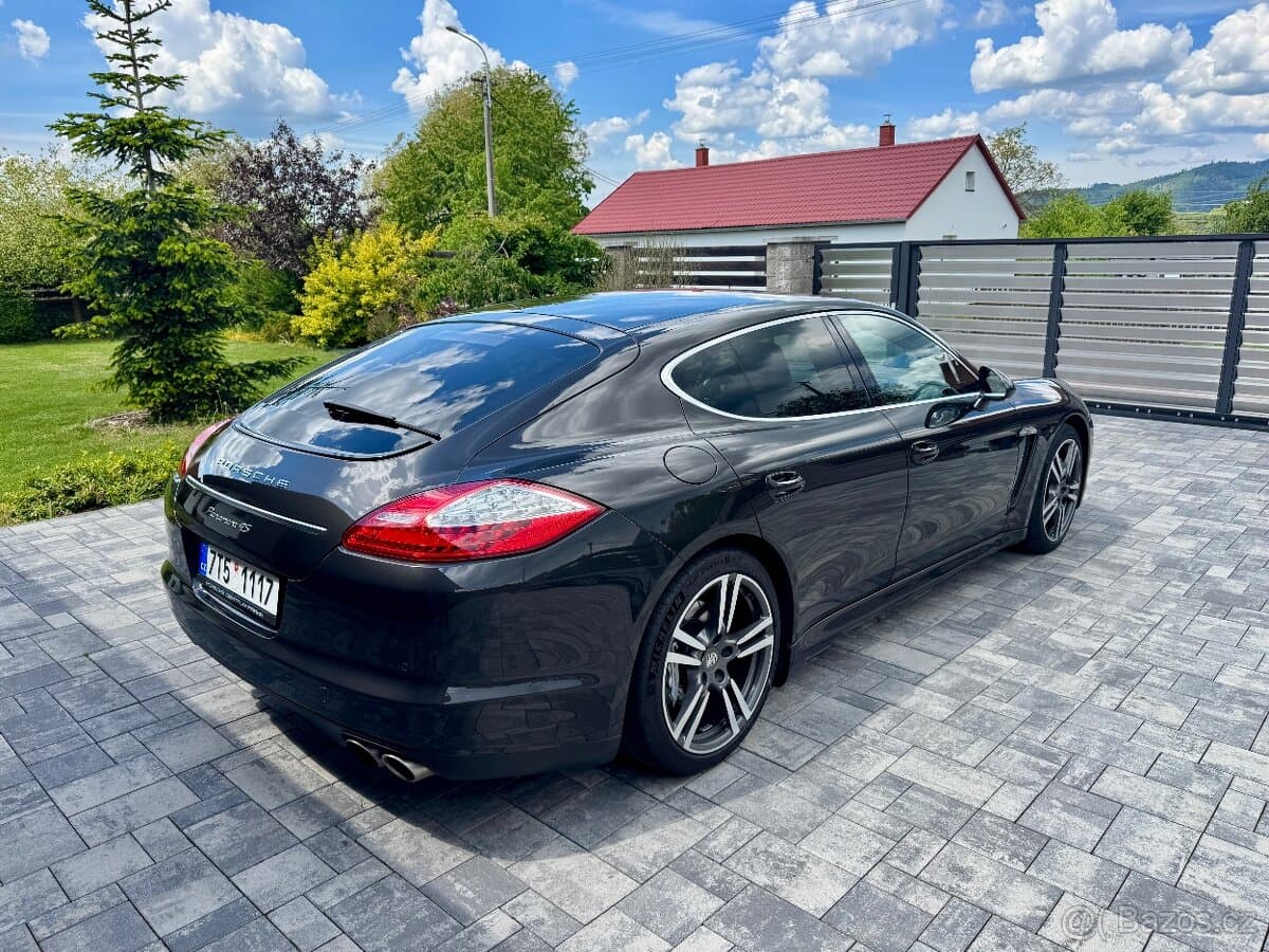 2010 Porsche PANAMERA - 3