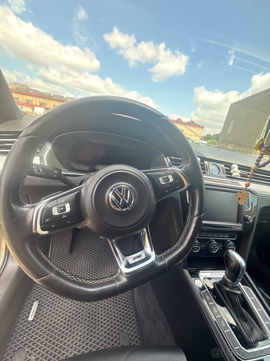 Volkswagen PASSAT - 3