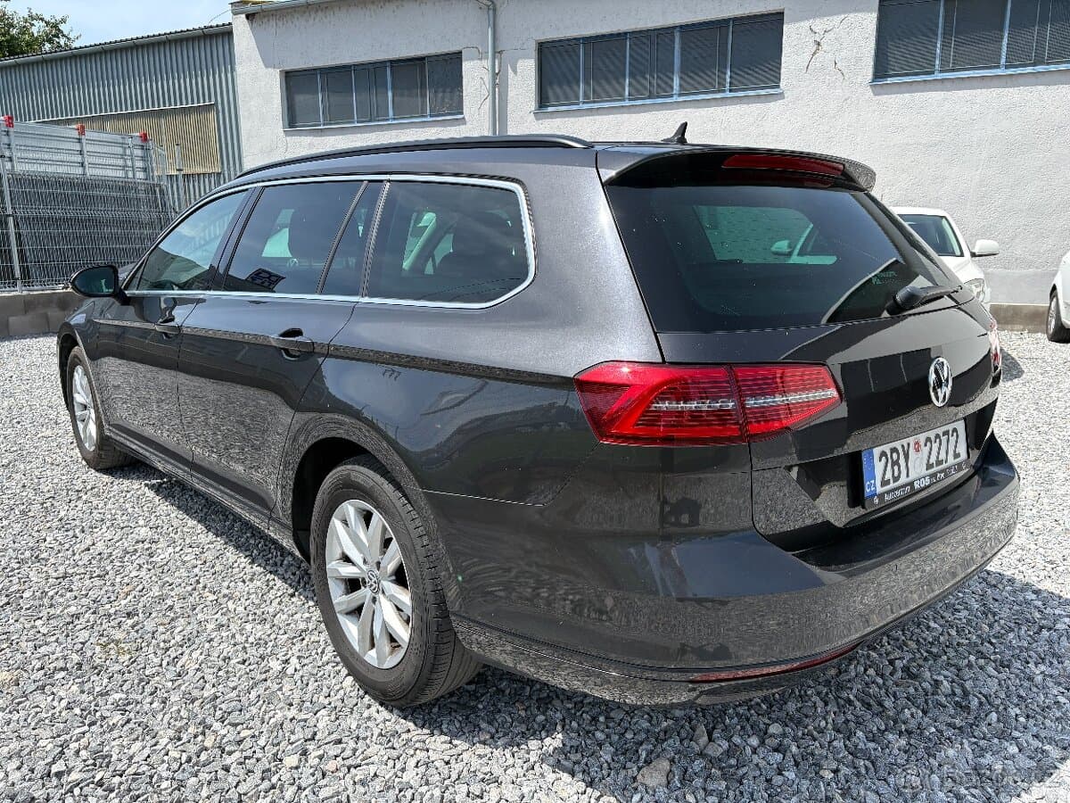 2018 Volkswagen PASSAT - 3