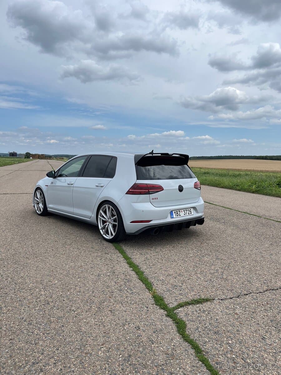 2018 Volkswagen GOLF - 3
