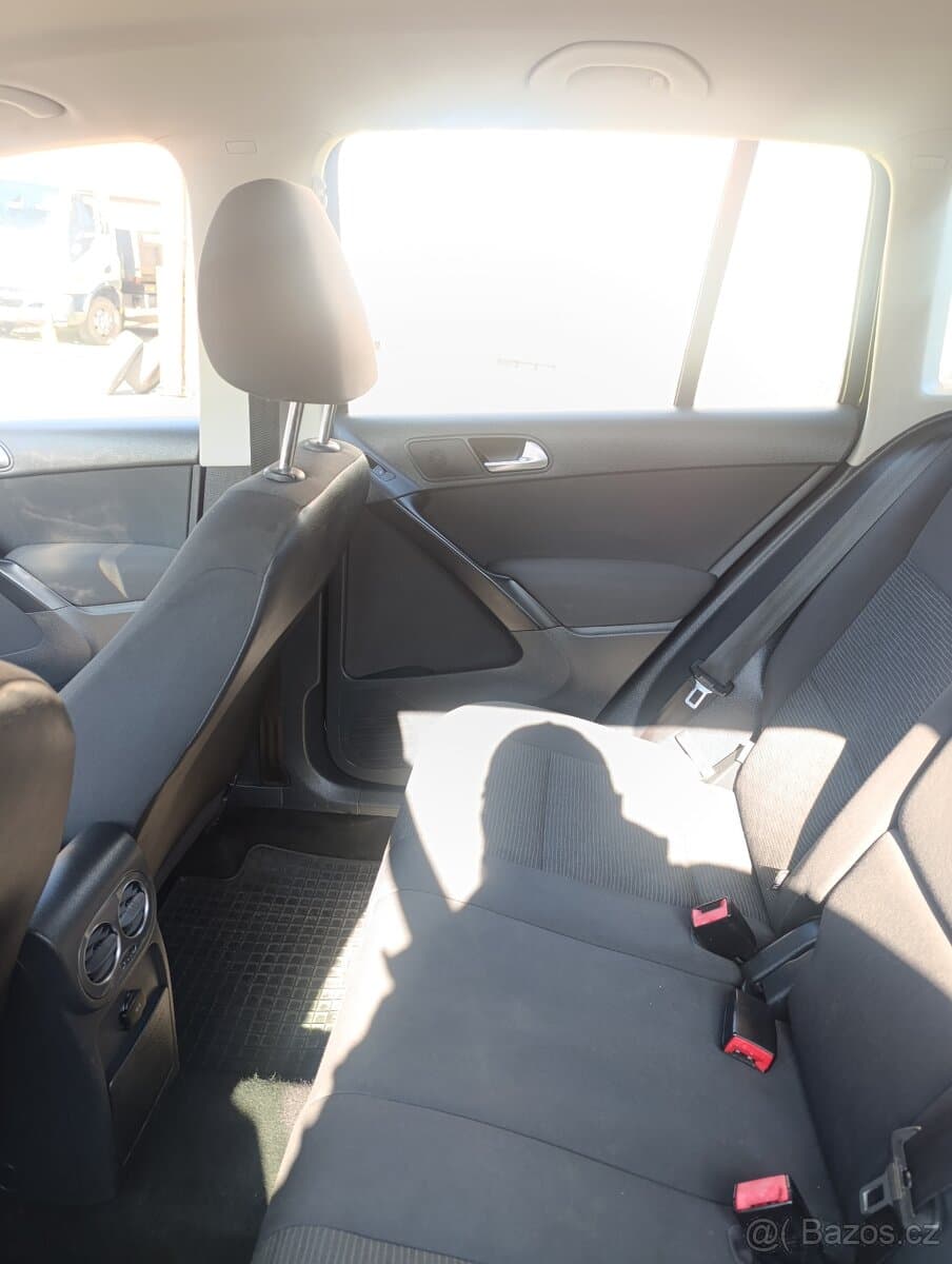 2012 Volkswagen TIGUAN - 3