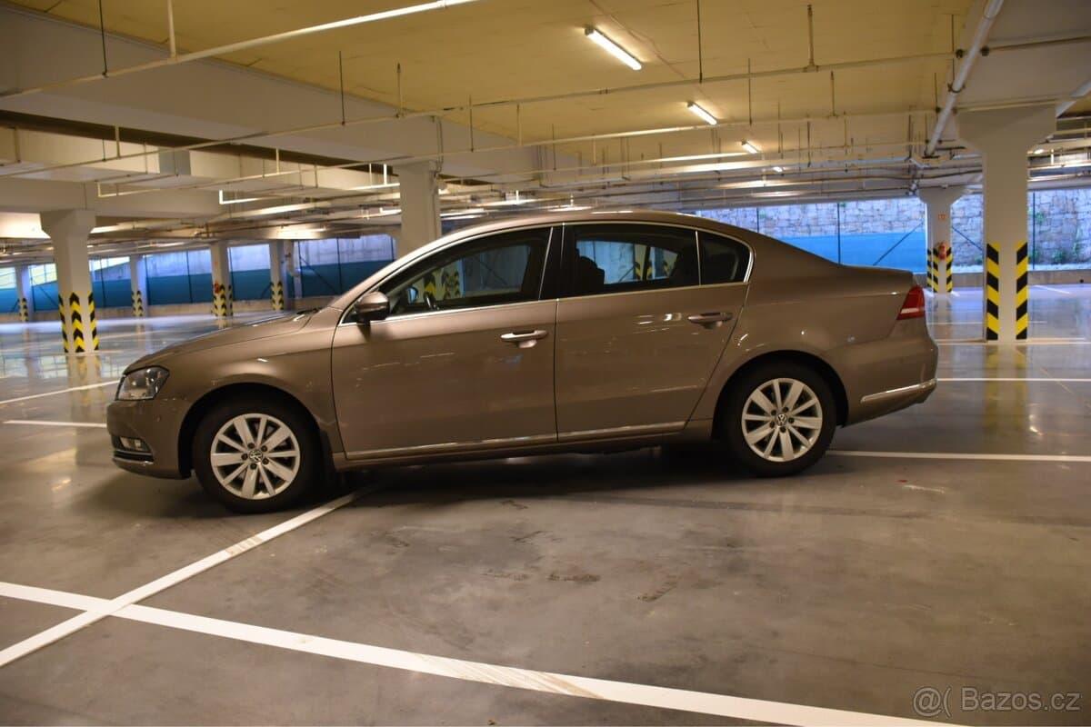 2011 Volkswagen PASSAT - 3