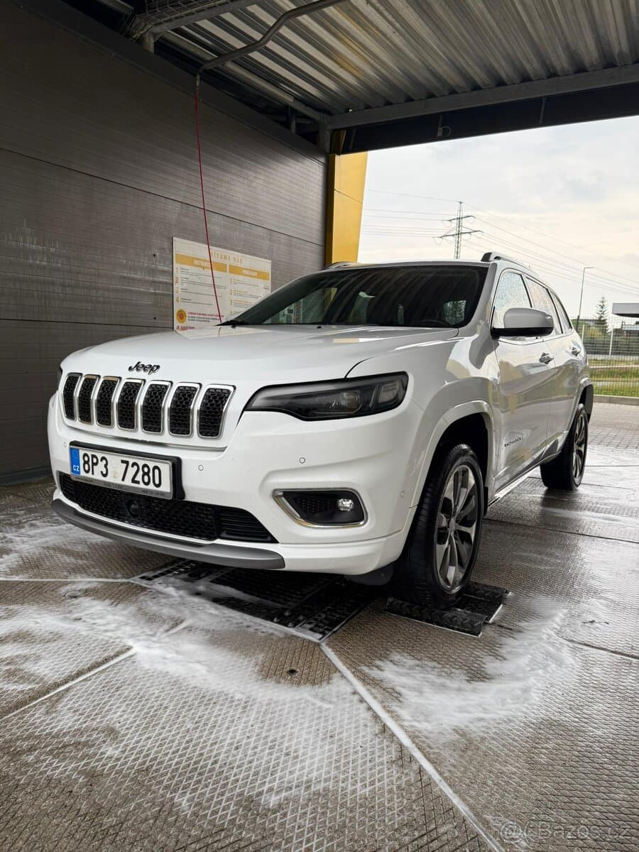 2020 Jeep CHEROKEE - 3