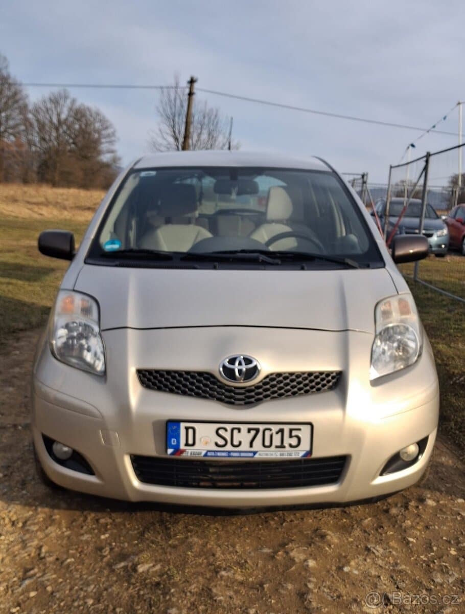 2010 Toyota YARIS - 3