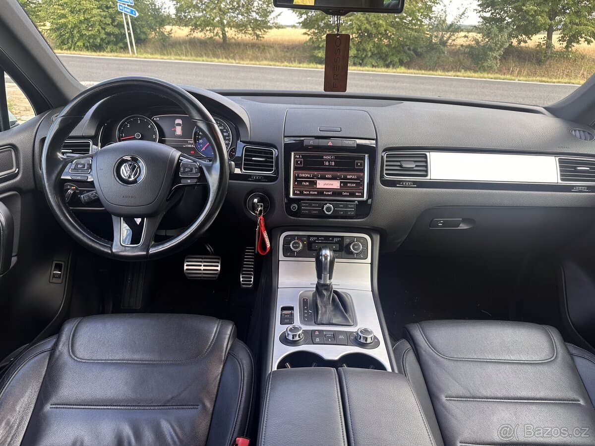 2012 Volkswagen TOUAREG - 3