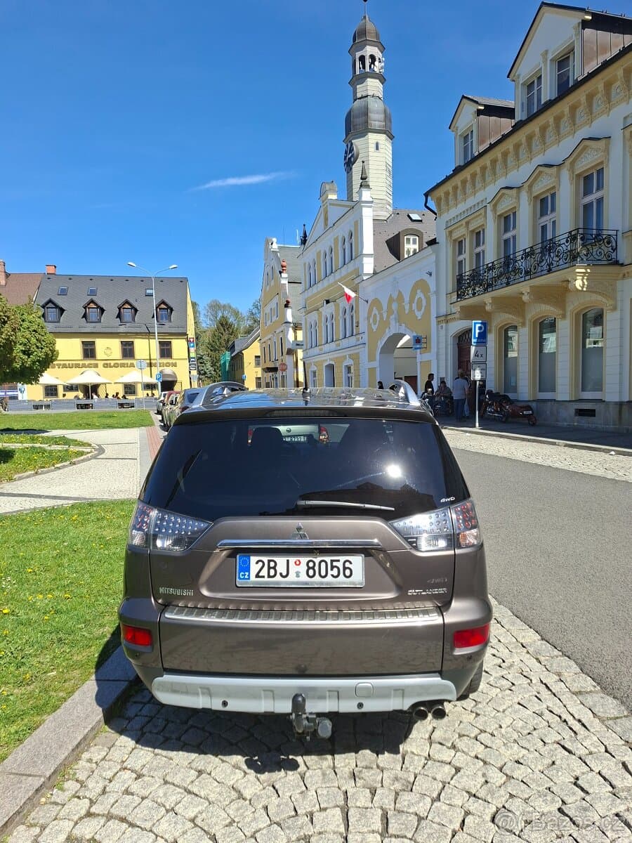2010 Mitsubishi OUTLANDER - 3