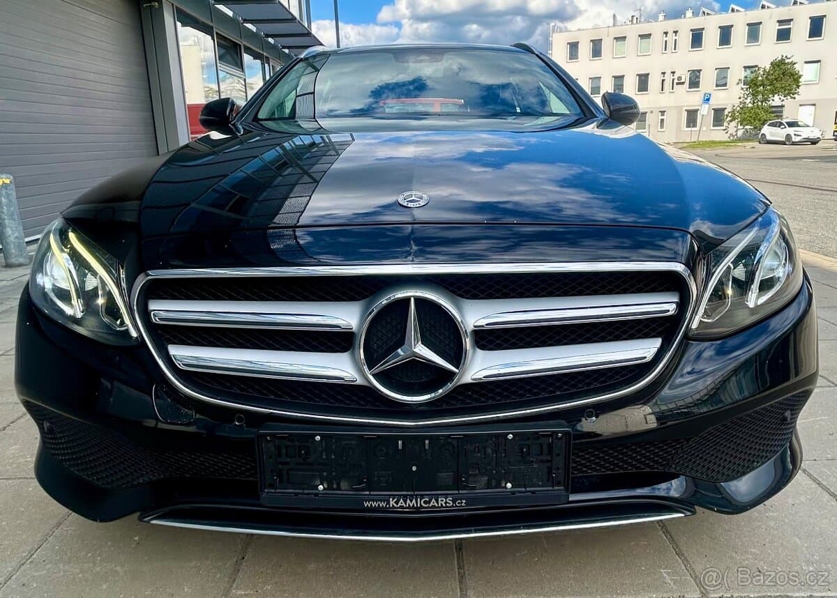 2017 Mercedes-Benz EQA - 3