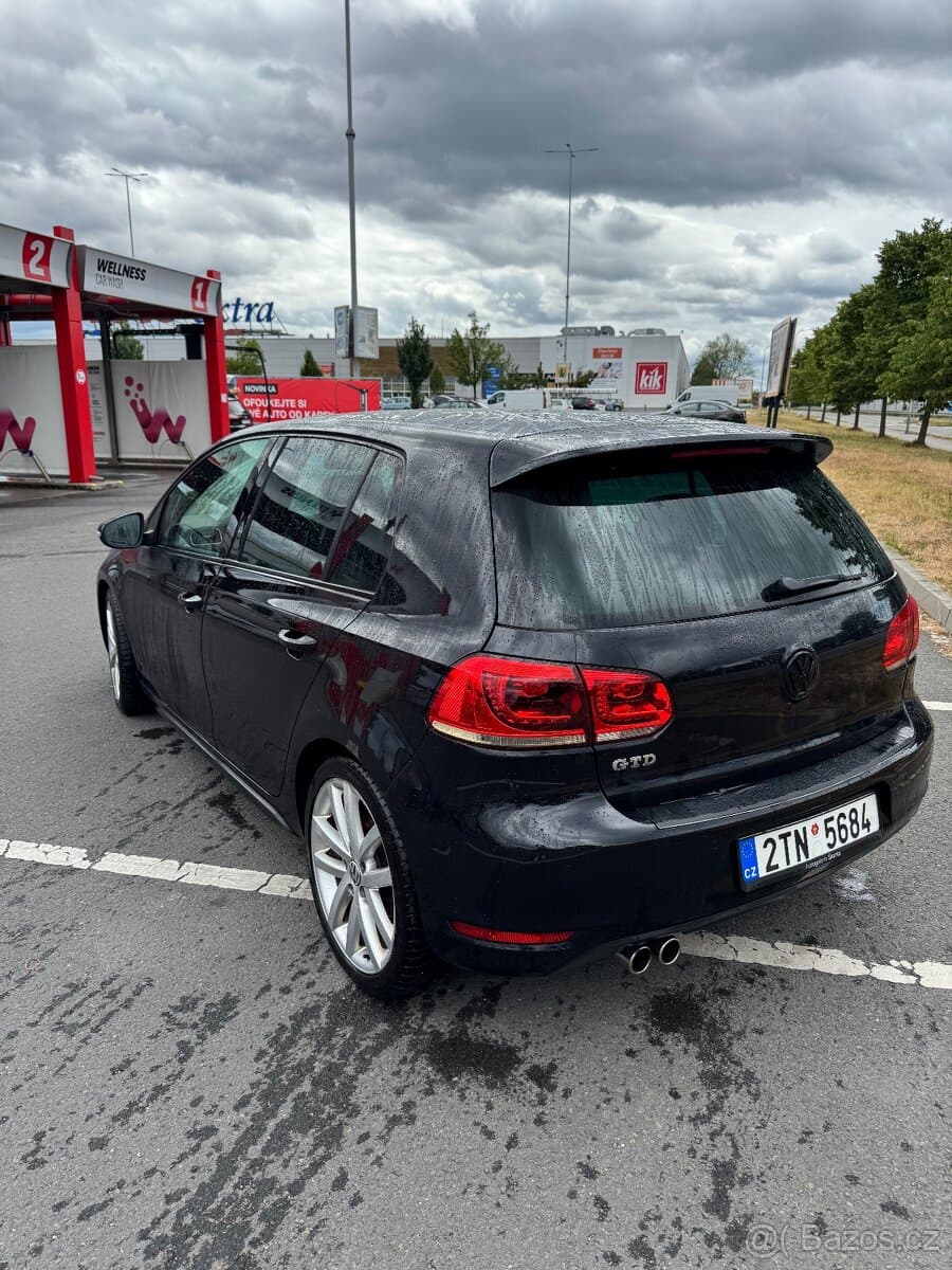 2011 Volkswagen GOLF - 3