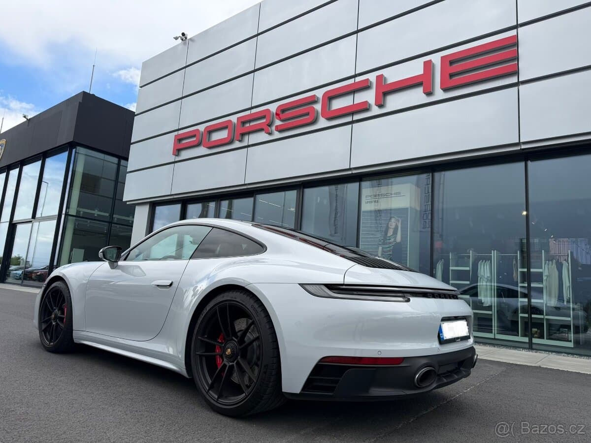 2023 Porsche 911 - 3