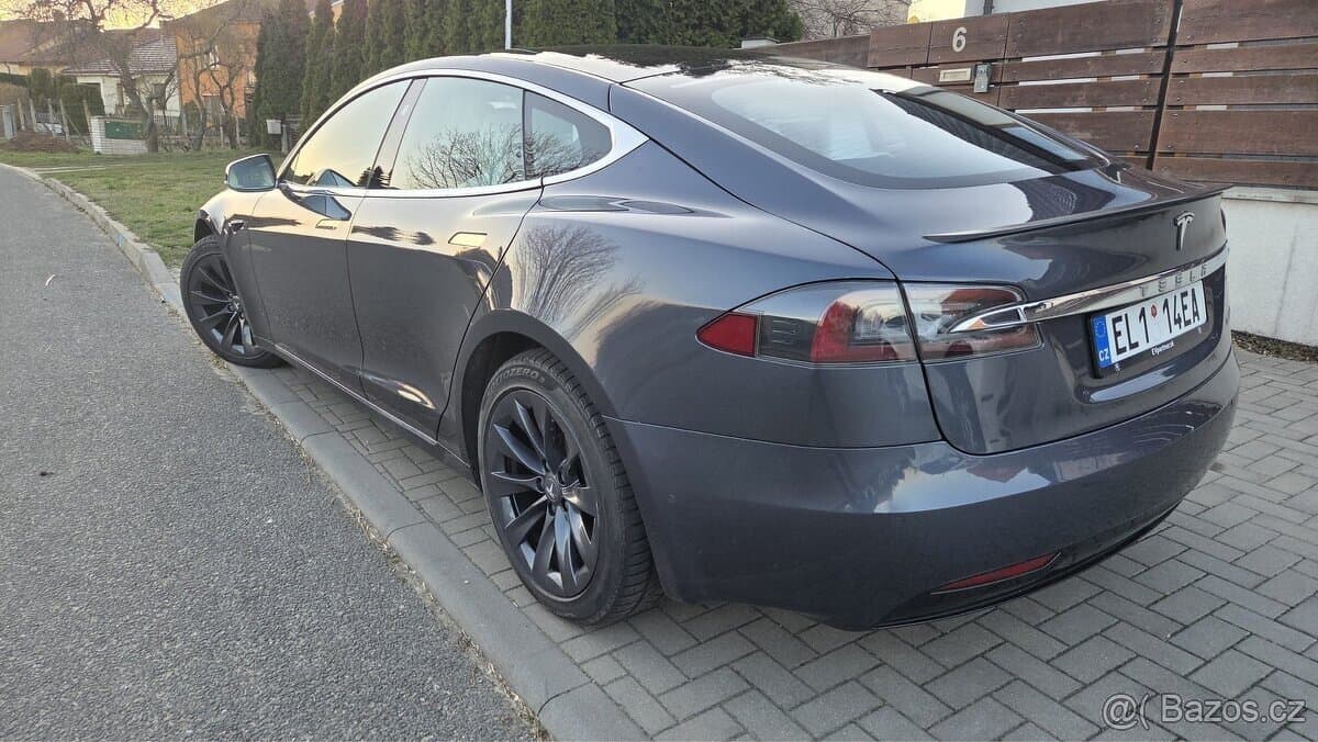 2020 Tesla MODEL S - 3