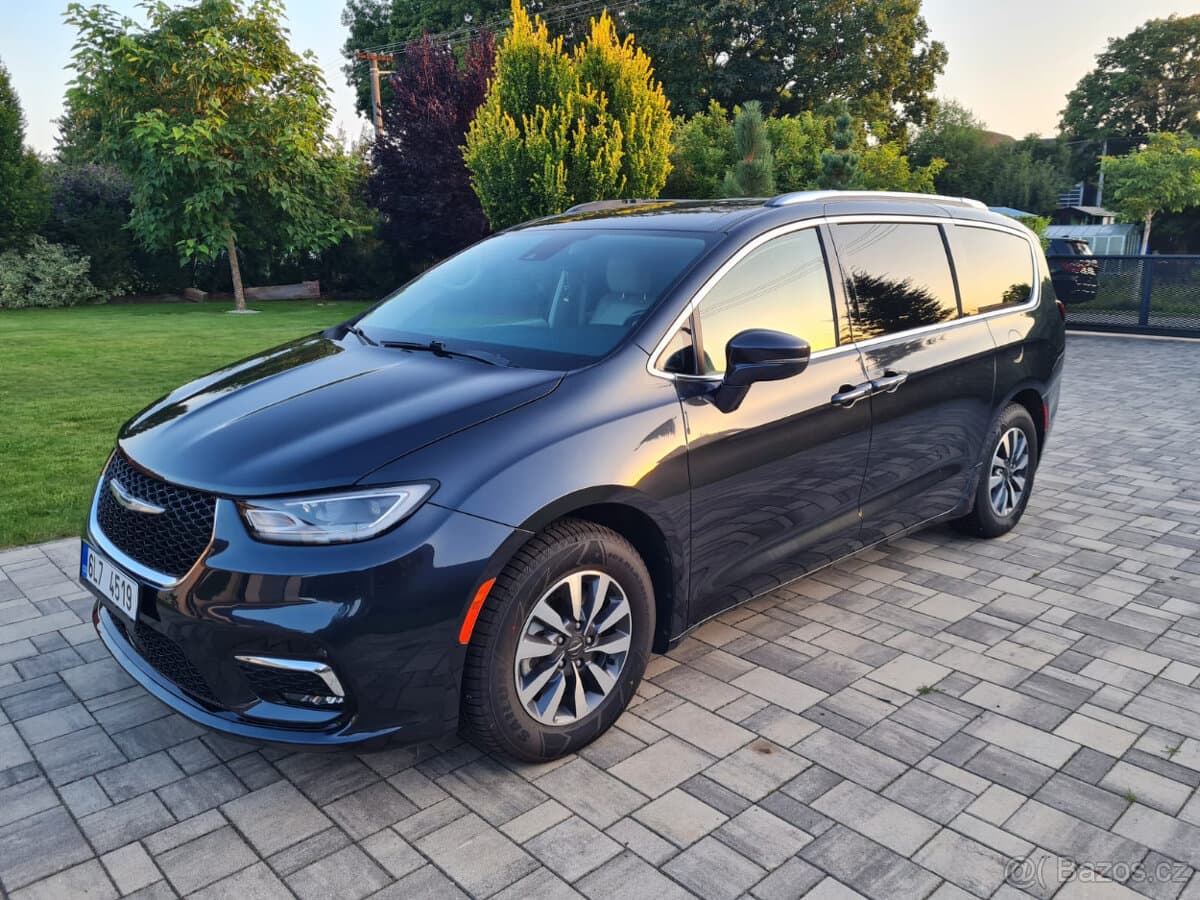 2021 Chrysler PACIFICA - 3