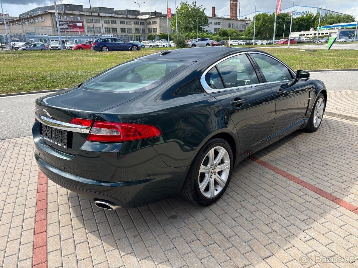 2010 Jaguar XF - 3