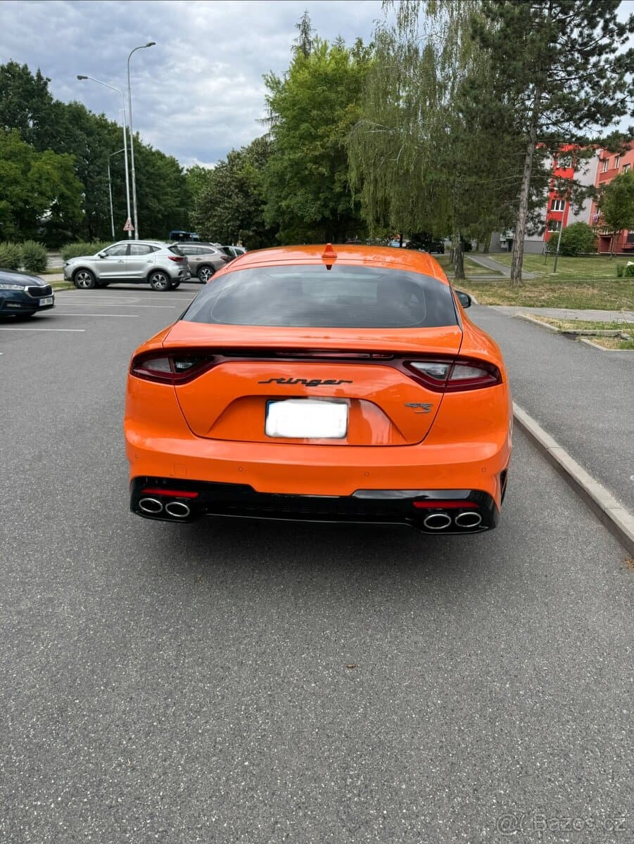 2018 Kia STINGER - 3