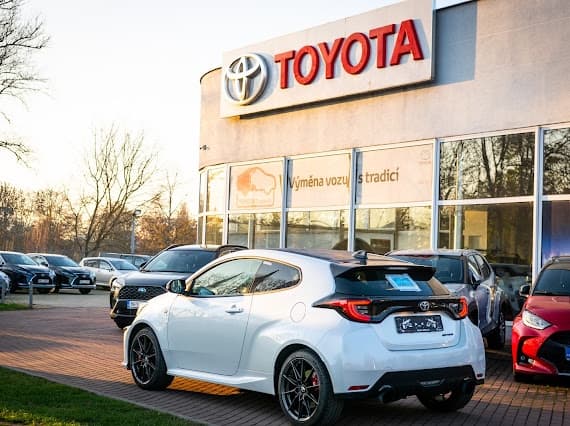 2021 Toyota YARIS - 3
