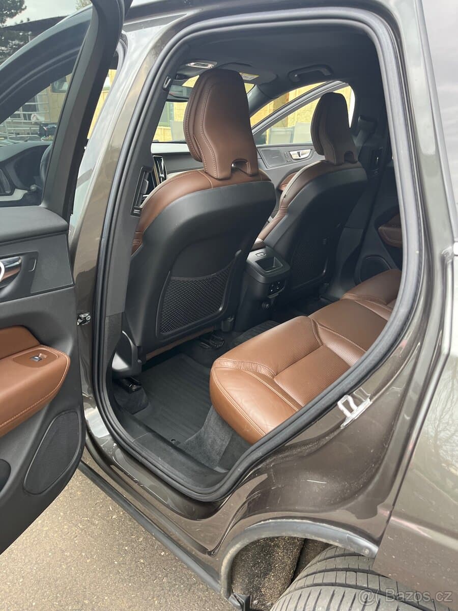 2019 Volvo XC60 - 3