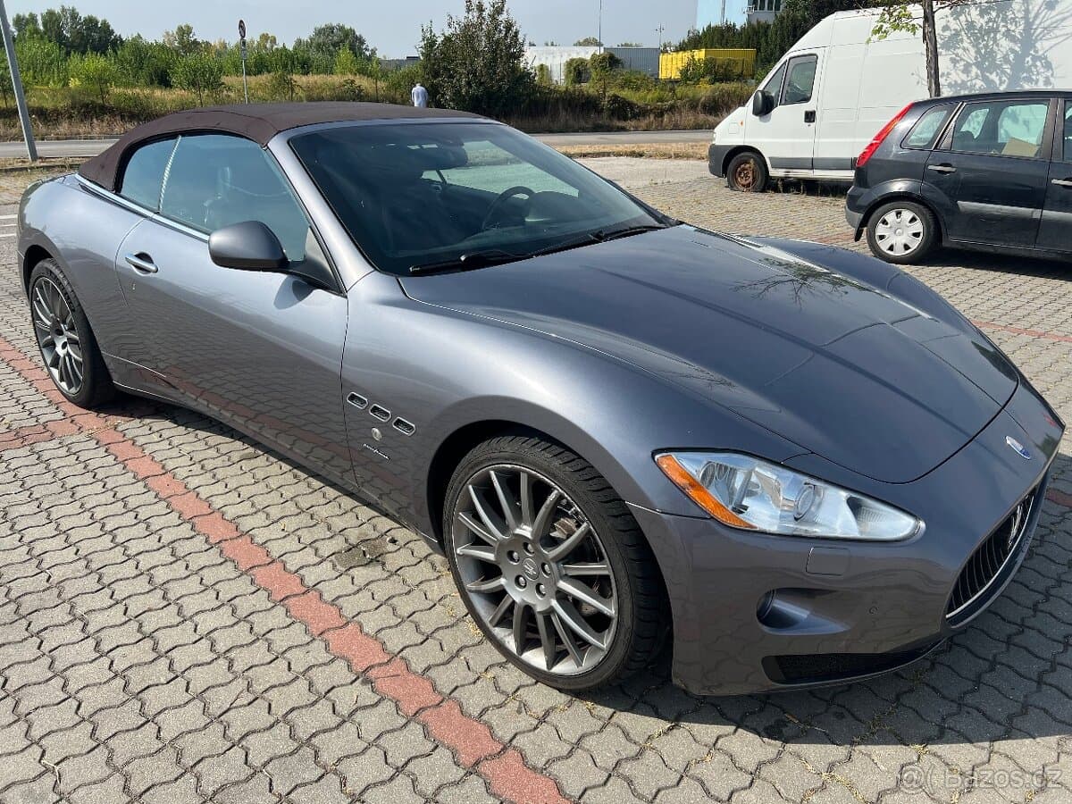 2011 Maserati GRANCABRIO - 3