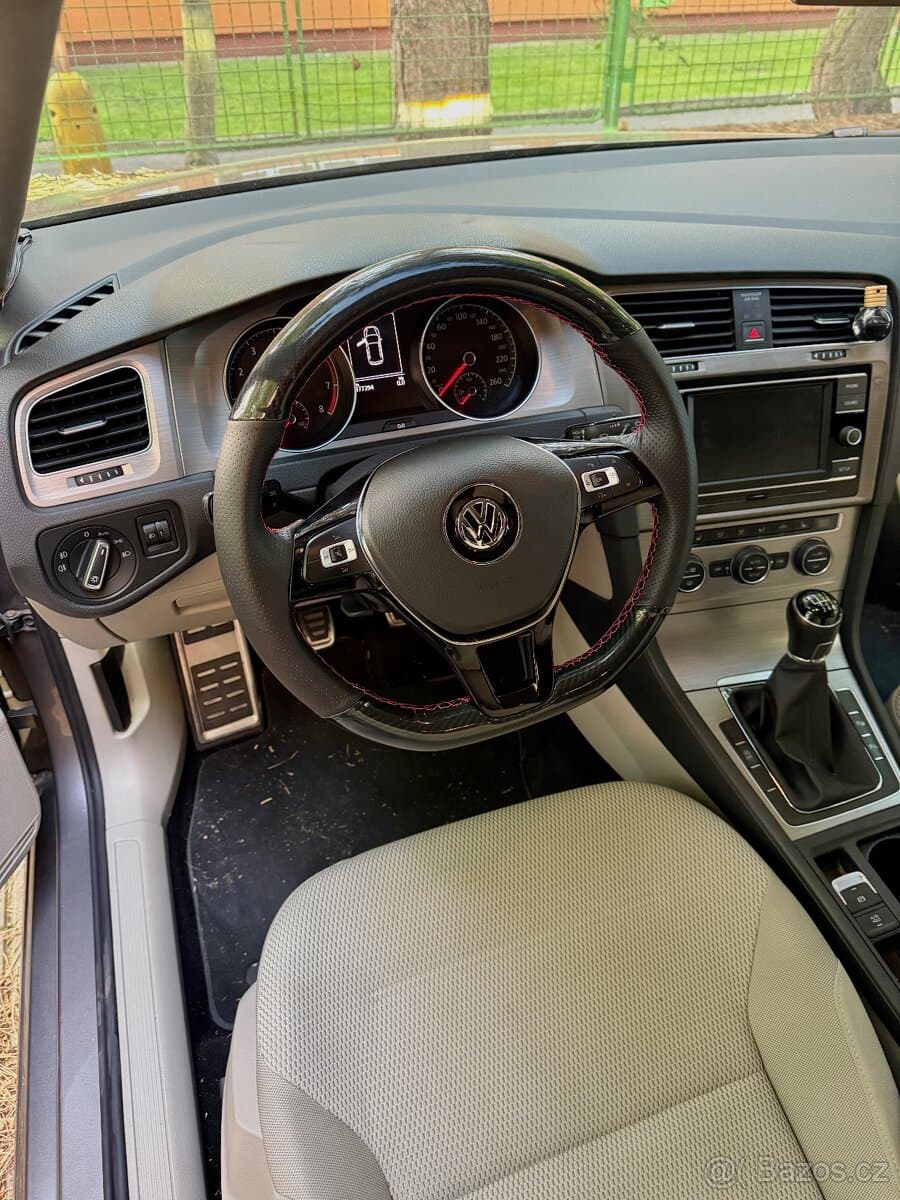 Volkswagen GOLF - 3