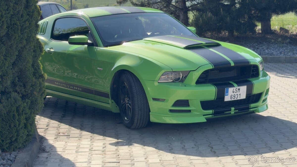 2013 Ford MUSTANG - 3