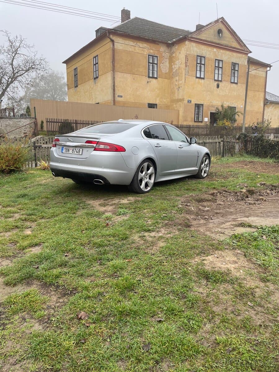 2011 Jaguar XF - 3