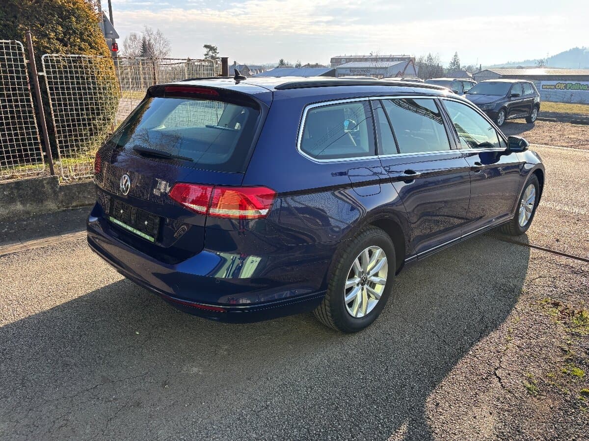2018 Volkswagen PASSAT - 3