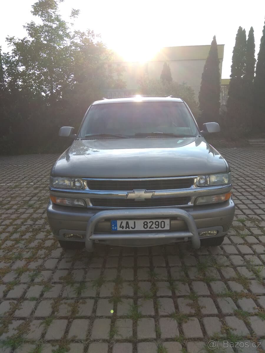 2003 Chevrolet SUBURBAN - 3