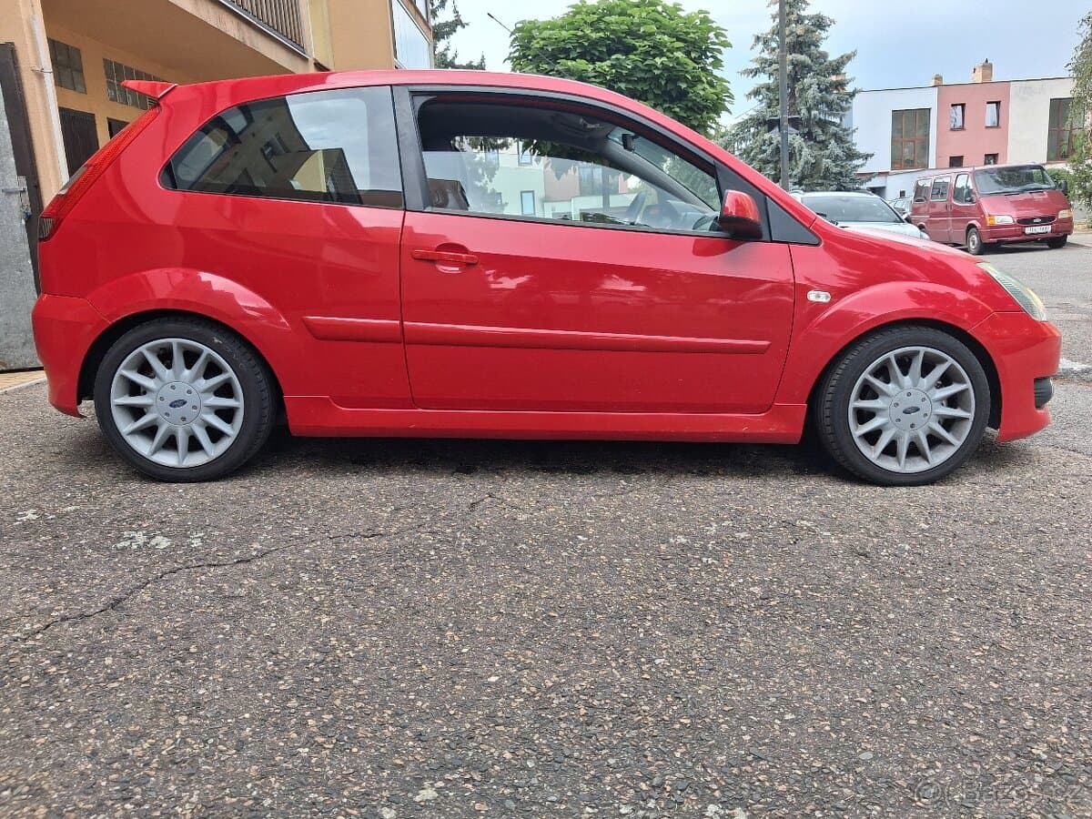 2005 Ford FIESTA - 3