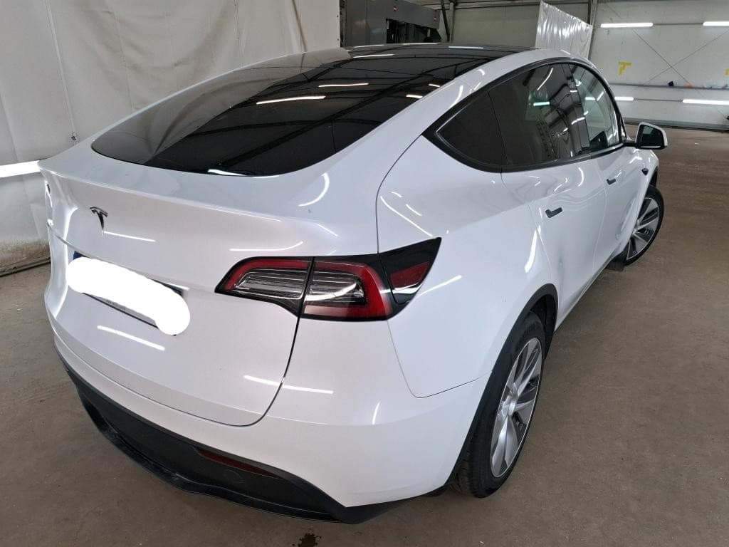 2023 Tesla MODEL Y - 3