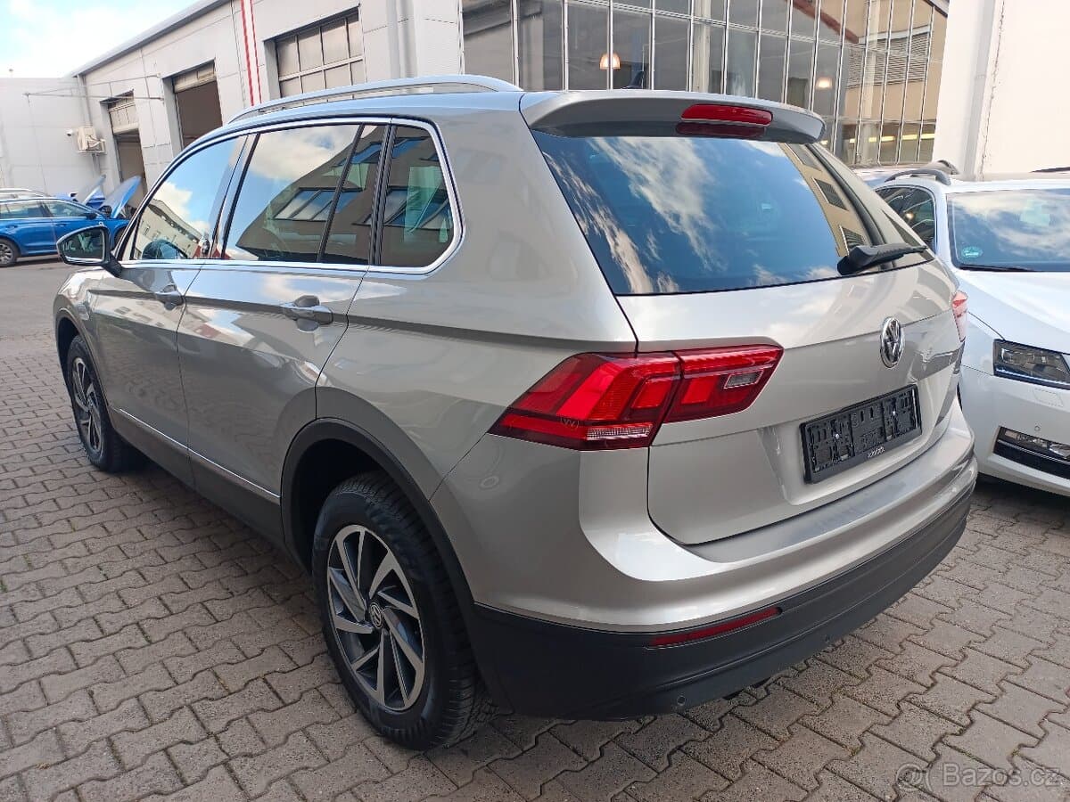 2017 Volkswagen TIGUAN - 3