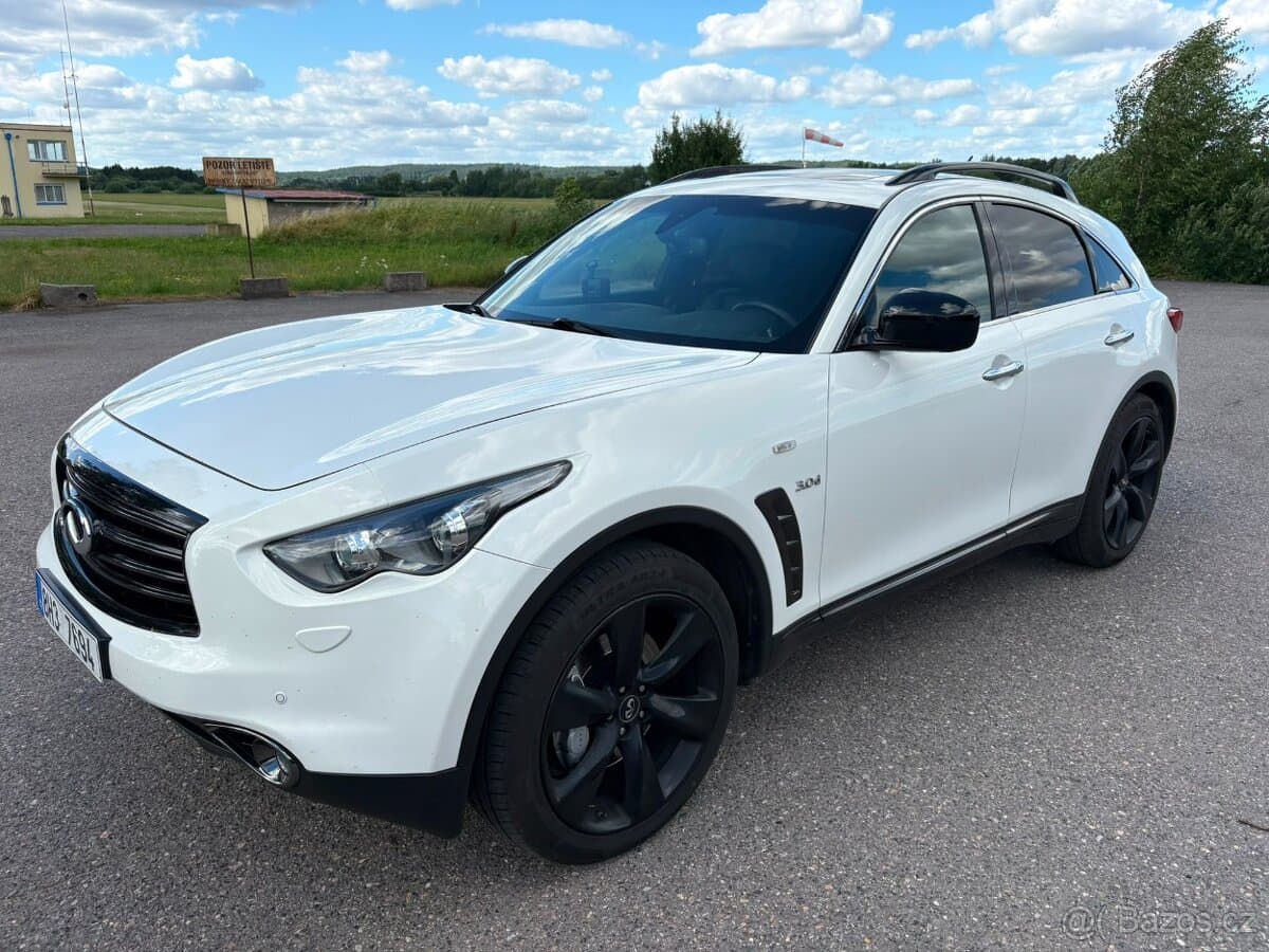 2015 Infiniti QX70 - 3