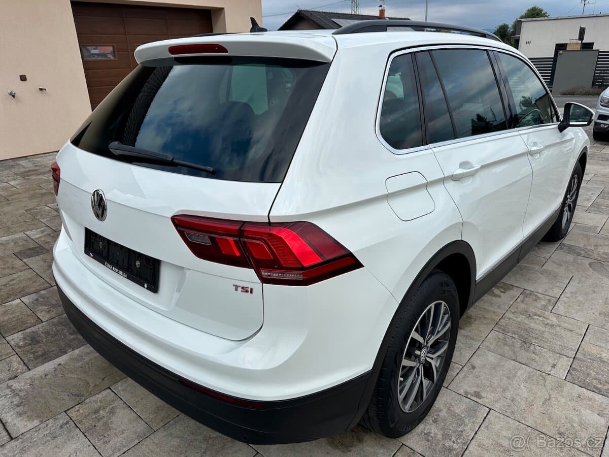 2017 Volkswagen TIGUAN - 3