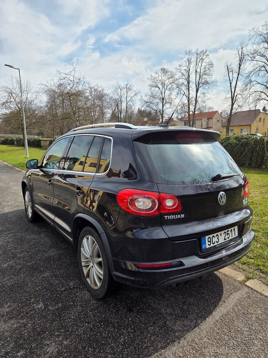 2011 Volkswagen TIGUAN - 3