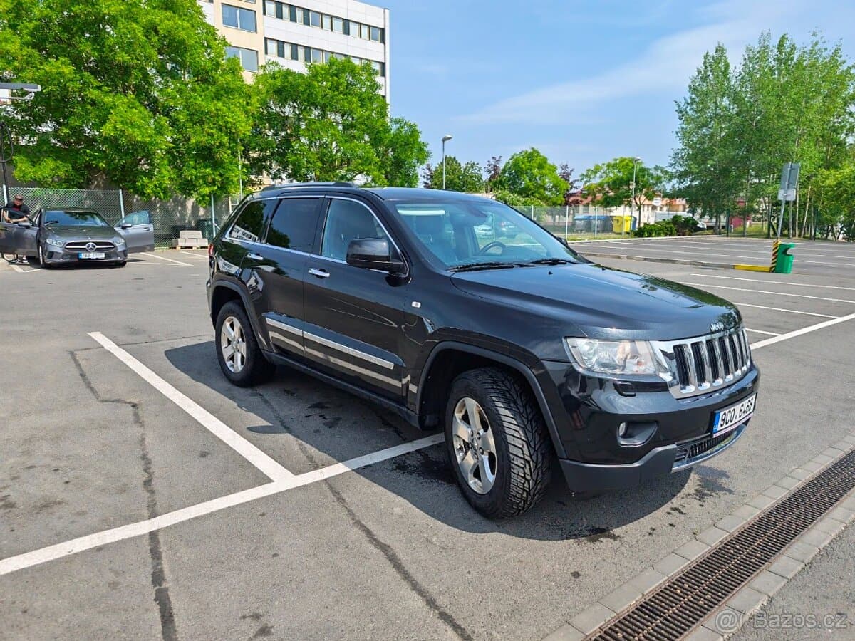 2013 Jeep CHEROKEE - 3