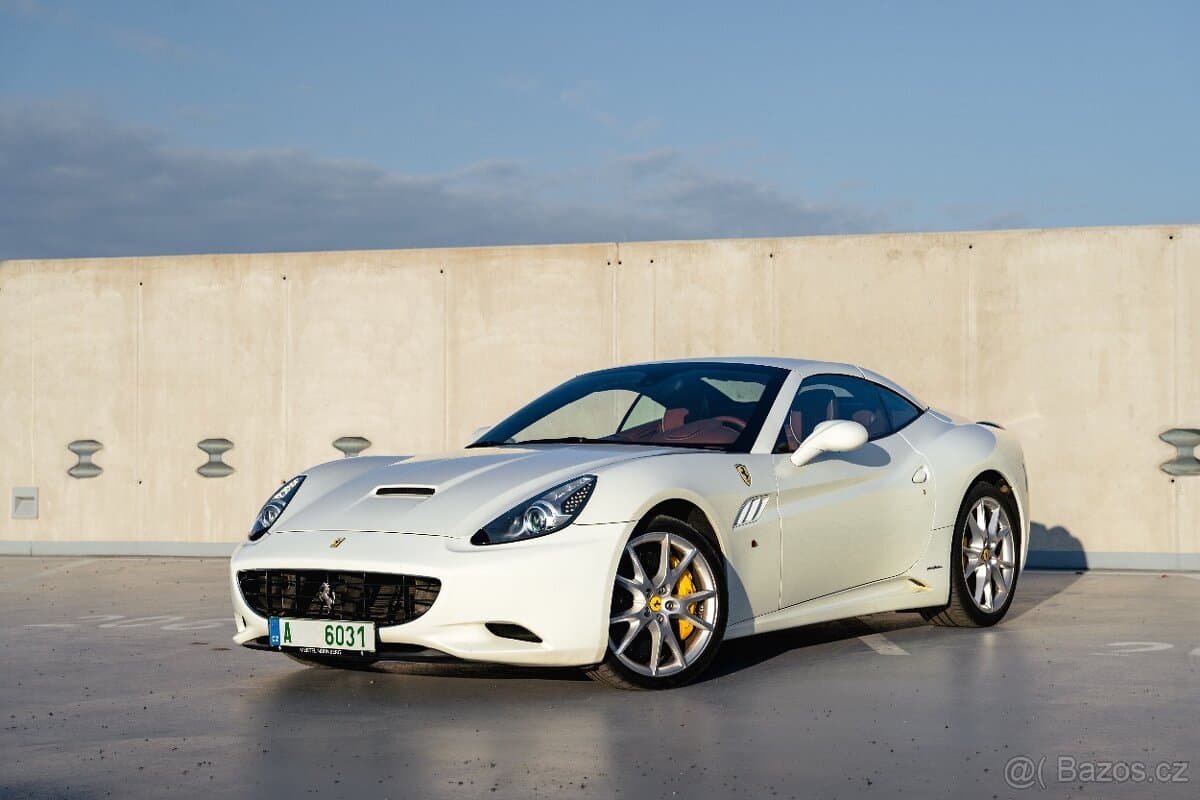 2010 Ferrari CALIFORNIA - 3
