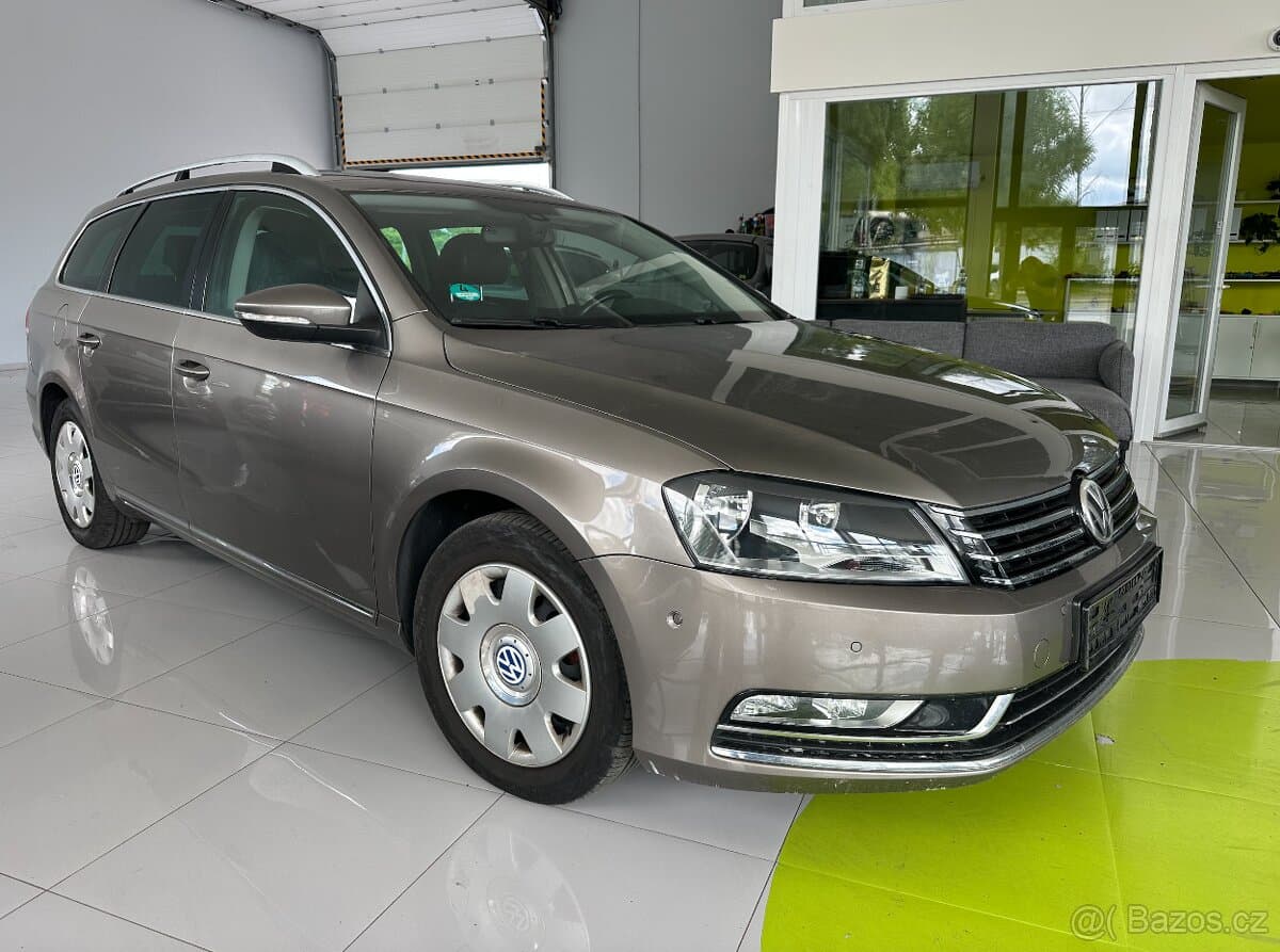 2011 Volkswagen PASSAT - 3