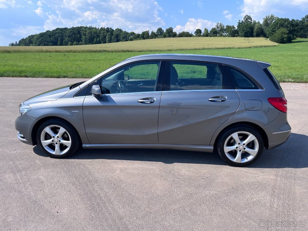 2011 Mercedes-Benz EQB - 3