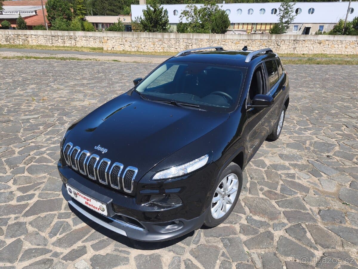 2017 Jeep CHEROKEE - 3