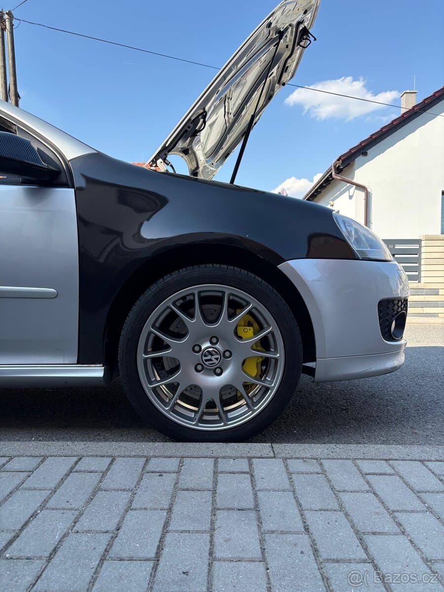 Volkswagen GOLF - 3