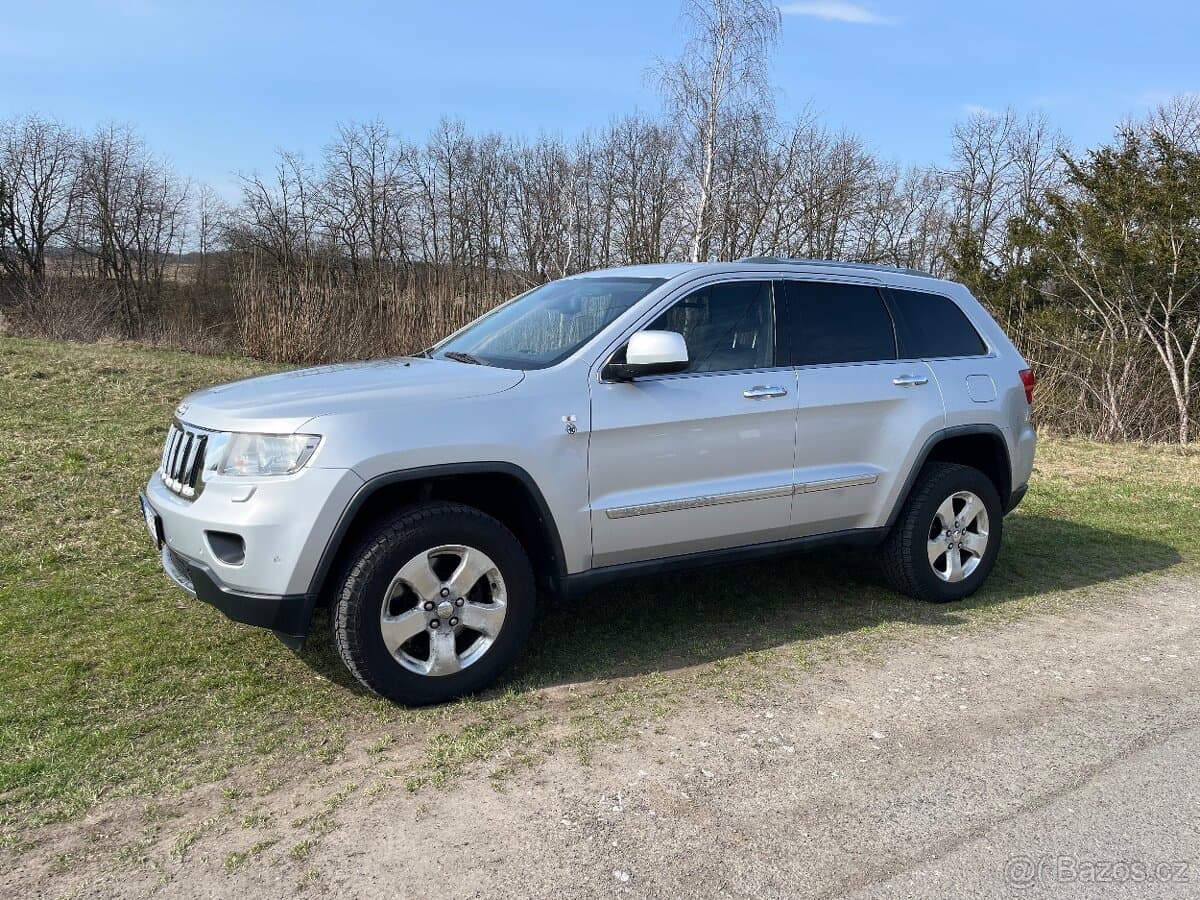 2011 Jeep CHEROKEE - 3