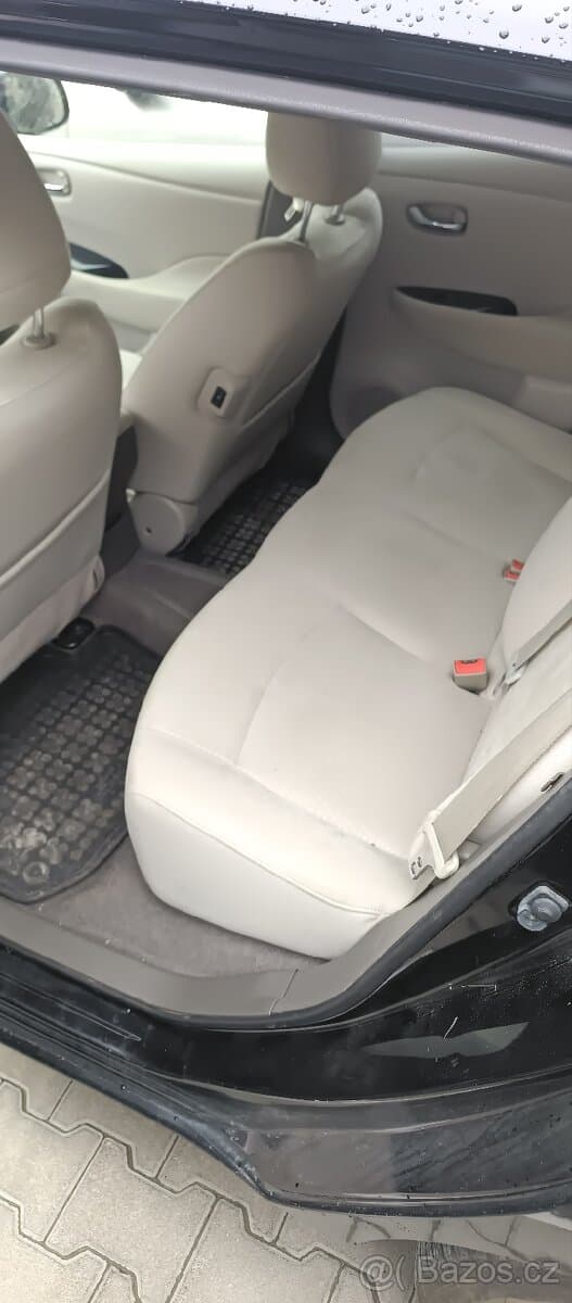 Nissan LEAF - 3
