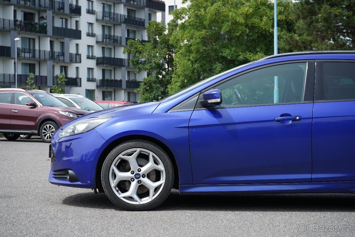 2013 Ford FOCUS - 3