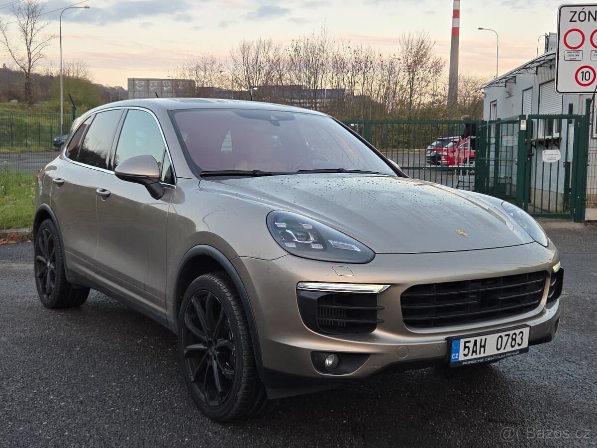2016 Porsche CAYENNE - 3