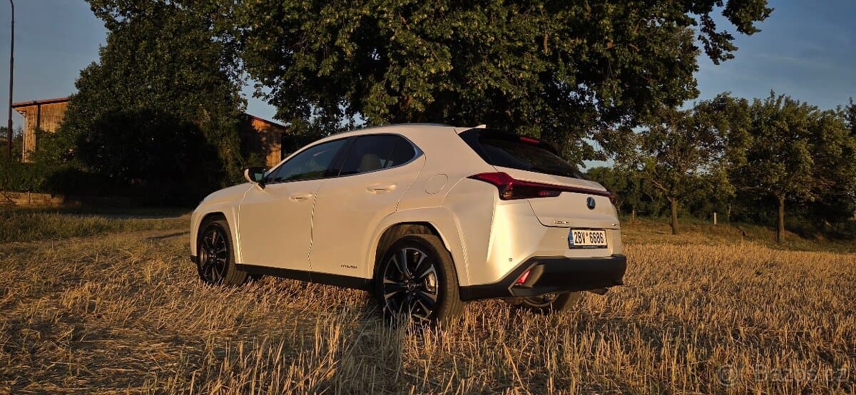 2022 Lexus UX - 3