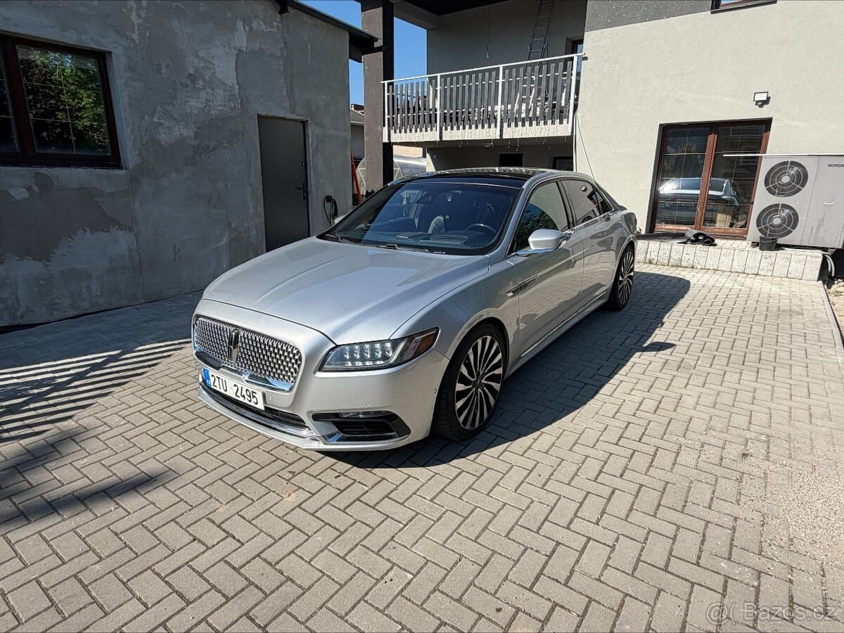 2017 Lincoln CONTINENTAL - 3