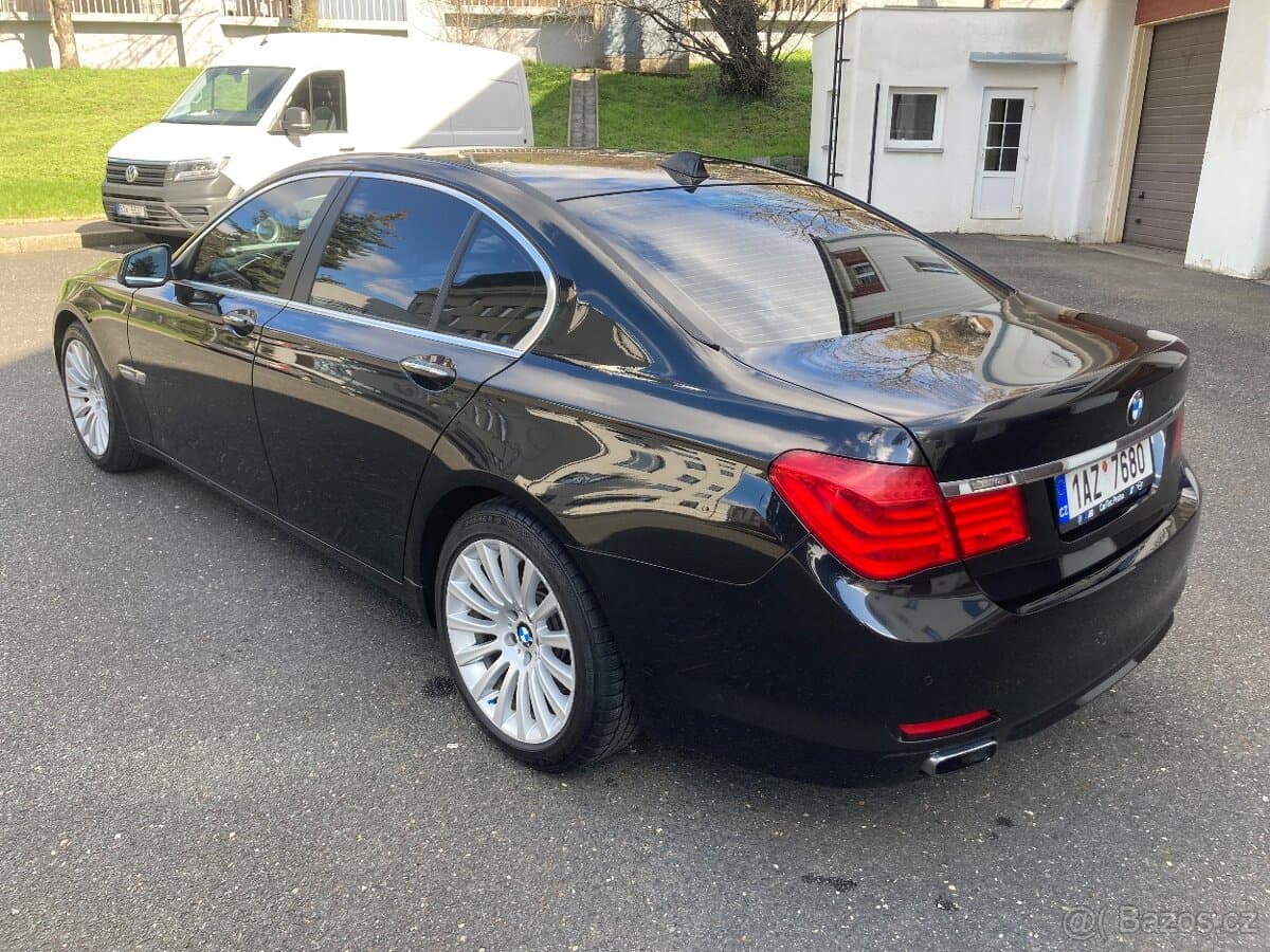 2010 BMW 7-SERIES - 3