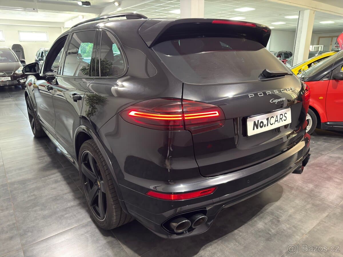 2016 Porsche CAYENNE - 3